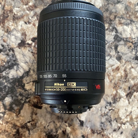 Digital Camera - Picture 3 of 5